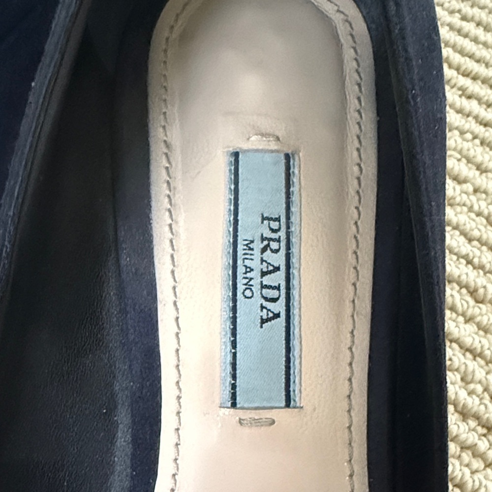 Prada Elegant Navy Block Heel Pumps - Picture 5 of 6